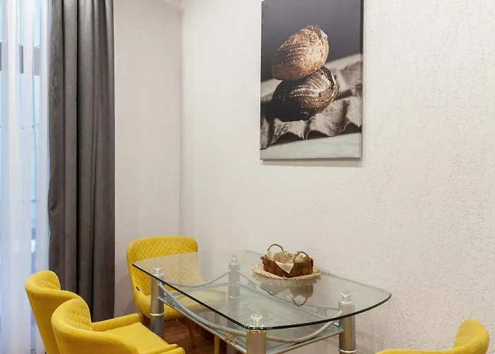 Apartamento Avangard Shashkevycha 3